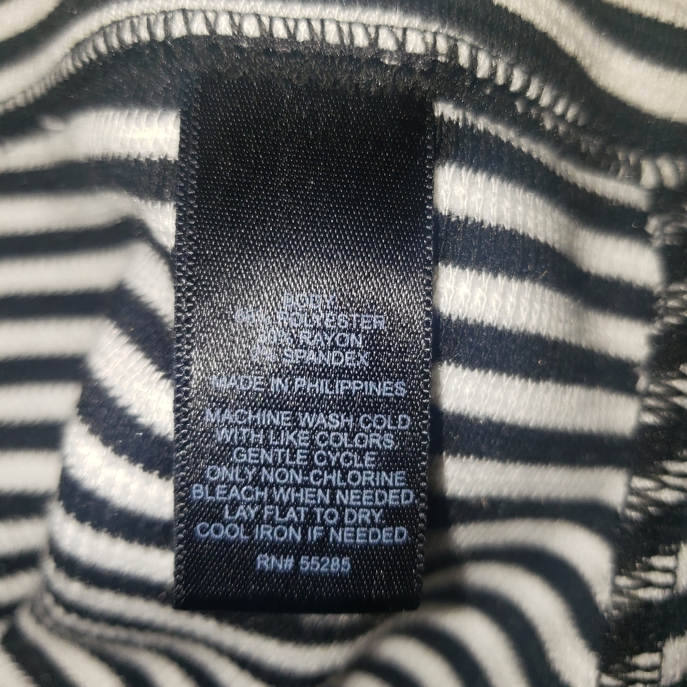 Express striped skirt (size 4) - Picture 6 of 6
